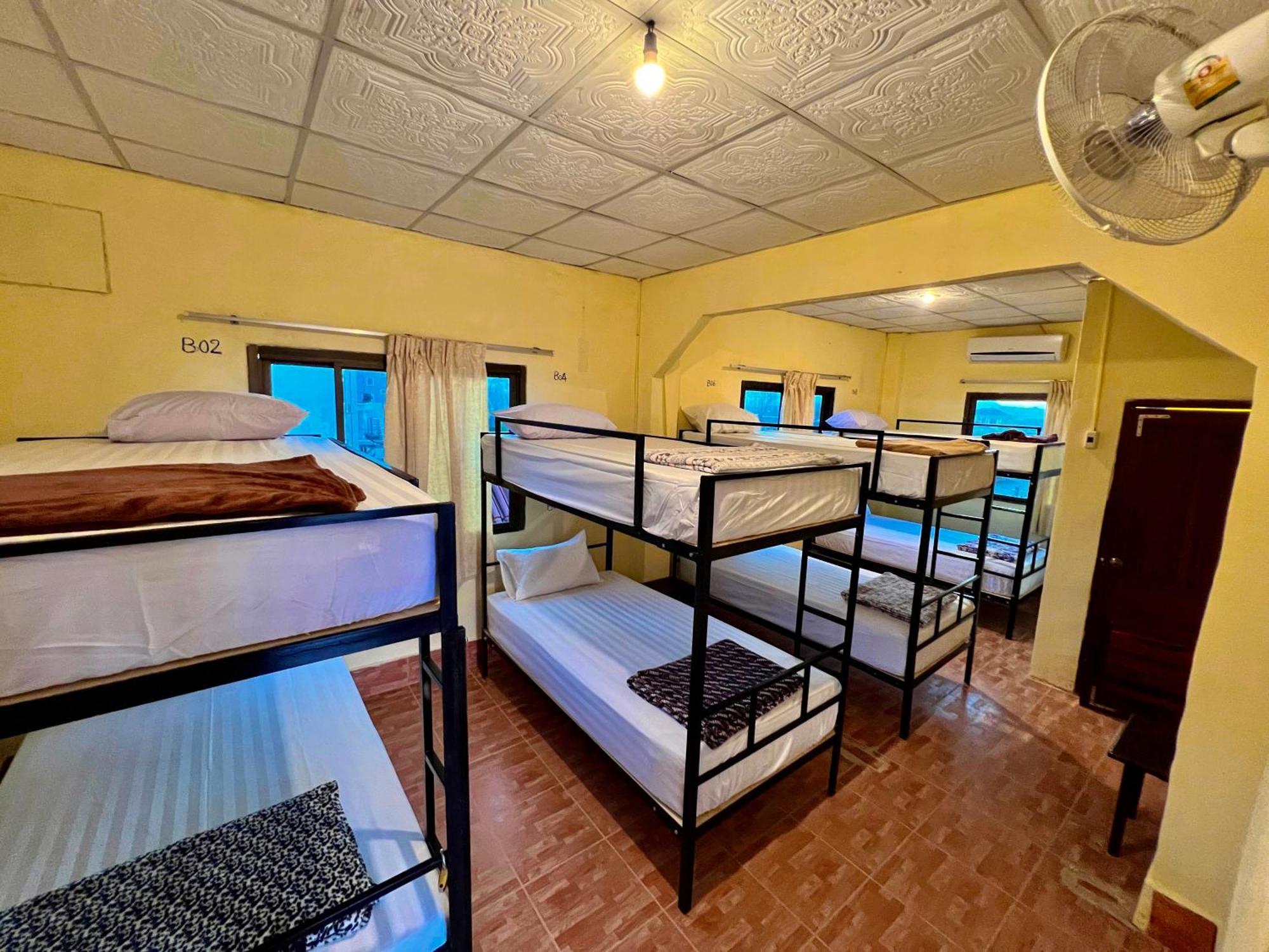 Easy Go Backpacker Hostel Vang Vieng Exterior foto