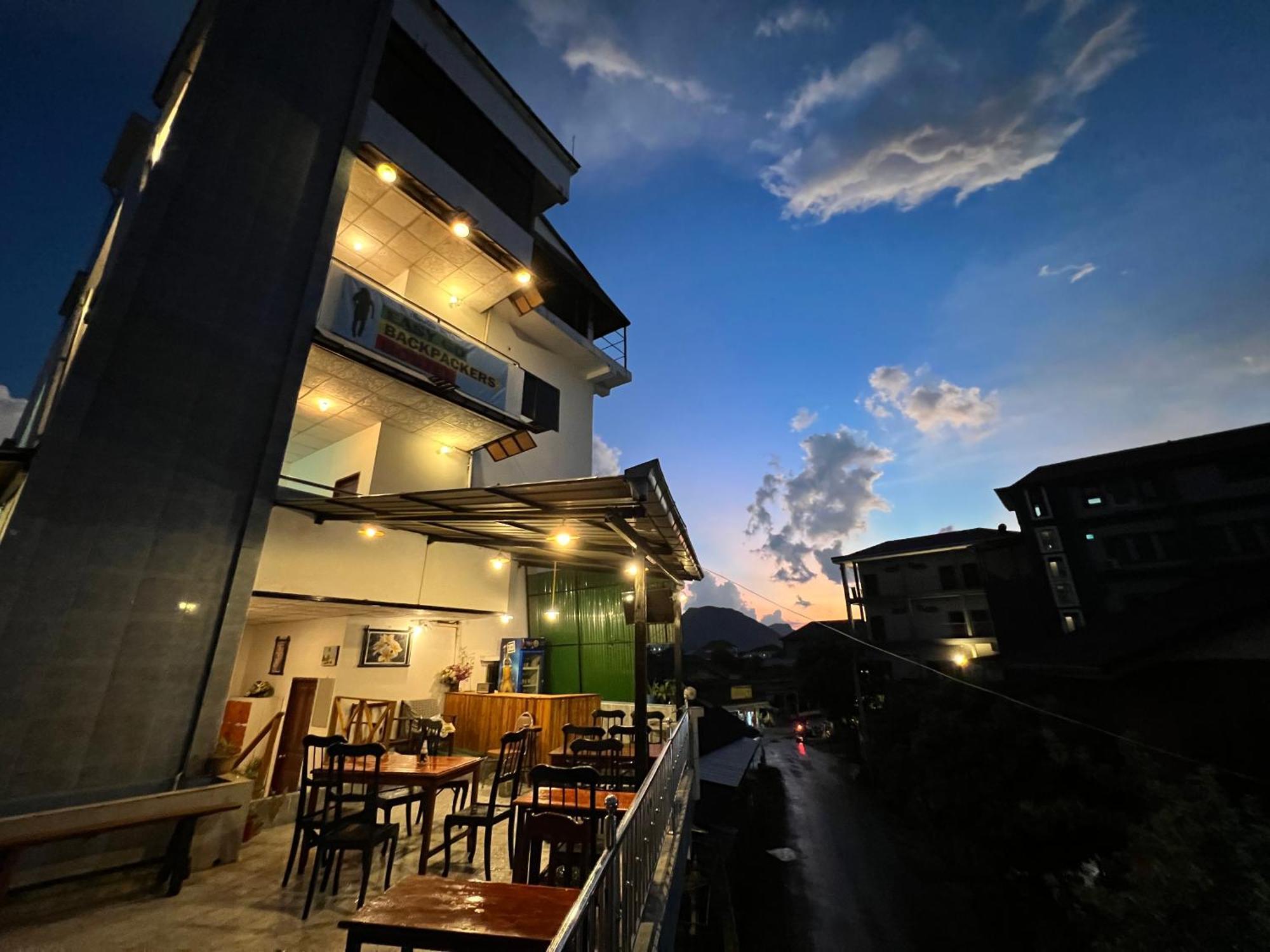 Easy Go Backpacker Hostel Vang Vieng Exterior foto